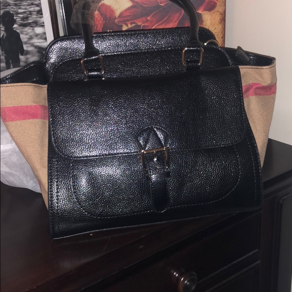 Burberry purse